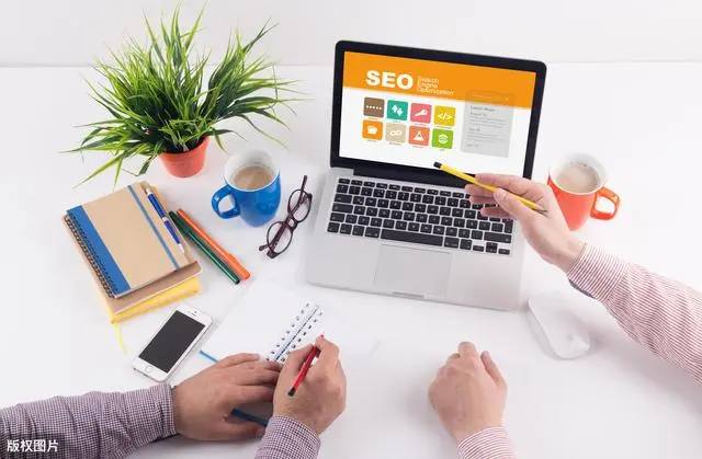 一诺是如何忍住不笑的